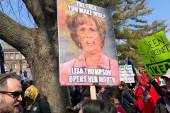 lisa-thompson-sign-512x683